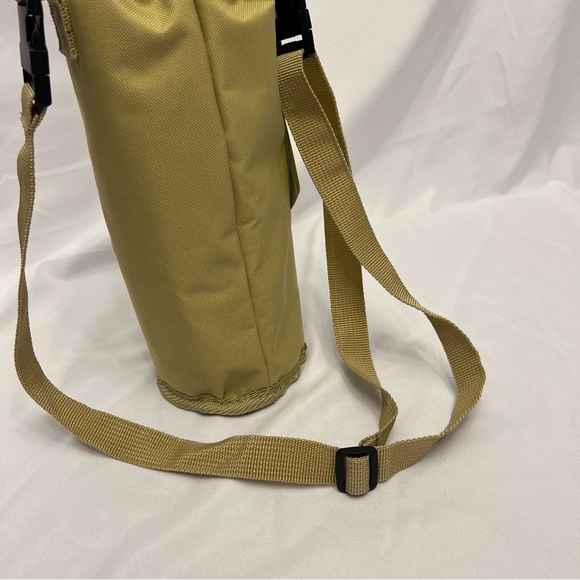 True Grab & Go Insulated Bottle Carrier w/Double-Hinged Corkscrew - Picture 4 of 10